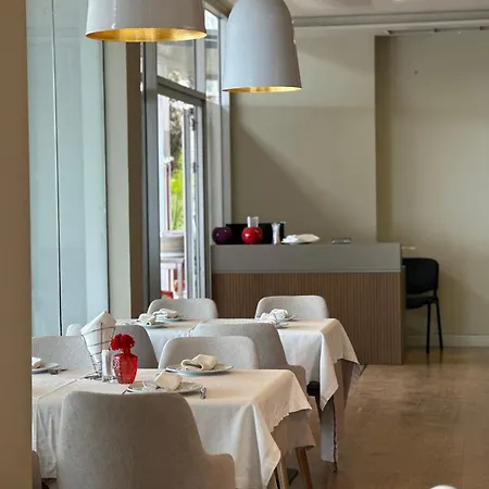 Riviera Boutique By Pomo D'oro