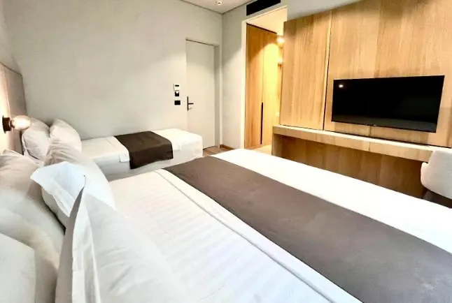 Pomo D'oro Hotel *